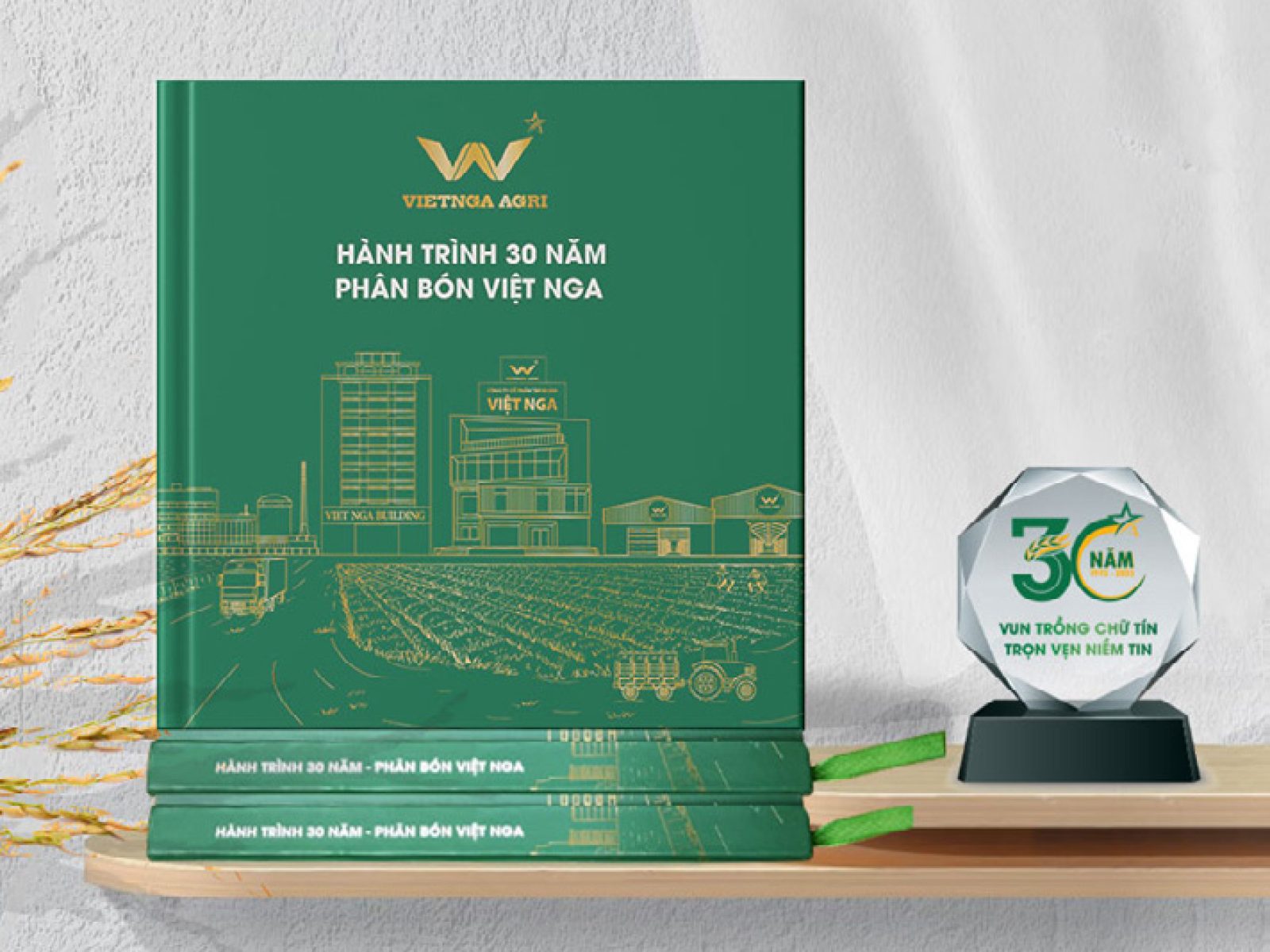Dịch vụ biên soạn và thiết kế kỷ yếu kỷ niệm thành lập công ty chuyên nghiệp. Lưu giữ những cột mốc vàng son và văn hóa doanh nghiệp độc đáo nhất. Keywords: thiết kế kỷ yếu doanh nghiệp, thiết kế kỷ yếu công ty, thiết kế kỷ yếu thành lập, thiet ke ky yeu, mẫu kỷ yếu doanh nghiệp đẹp, dịch vụ thiết kế kỷ yếu, thiết kế sách kỷ niệm thành lập, biên soạn nội dung kỷ yếu, thiết kế sách ảnh doanh nghiệp, thiết kế kỷ yếu 10 năm thành lập, kỷ yếu truyền thống công ty